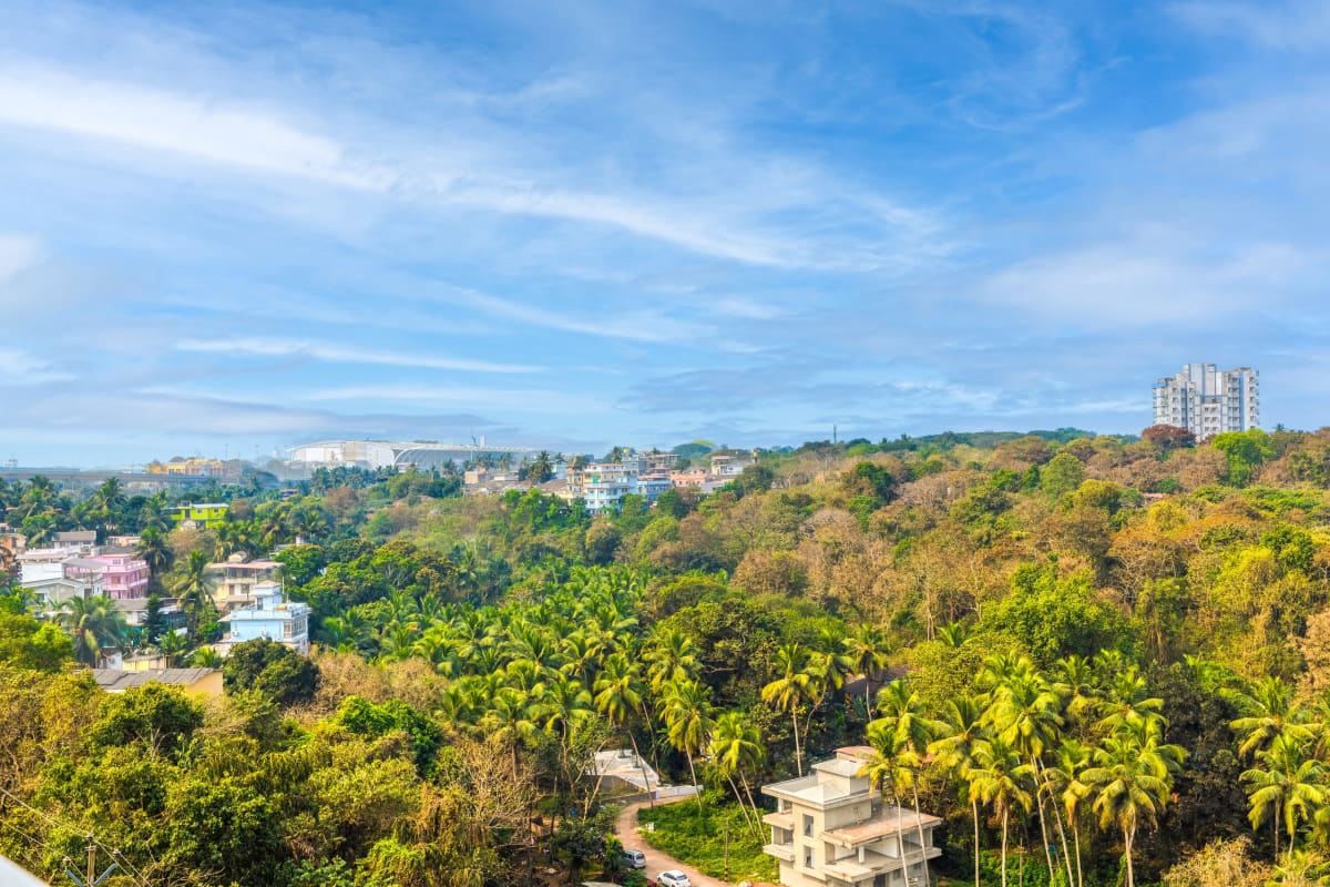 MidPoint Uno Suite | Pet-friendly 1-Room with Shared Outdoor Pool, Living Area & Entertainment Lounge | Lift Access preview 3