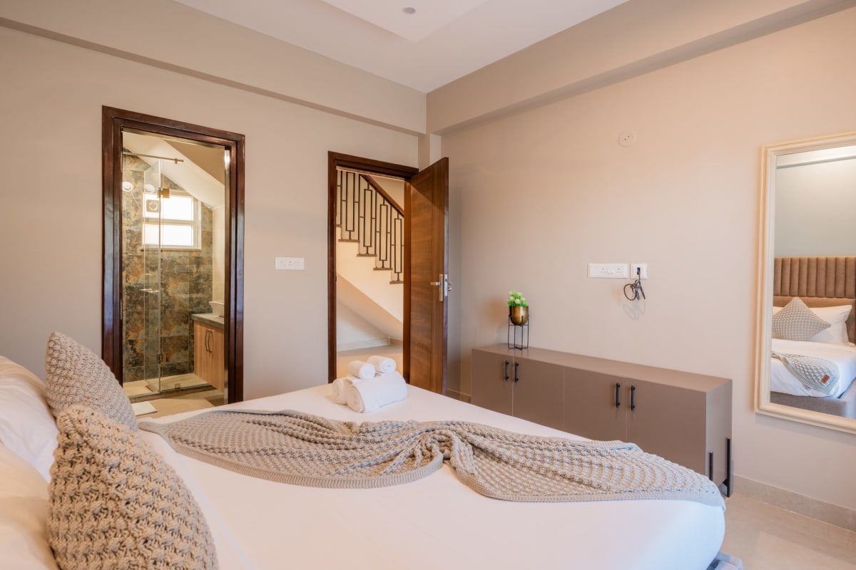 Veera Marina | 3-BHK Penthouse With Terrace, Common Pools & Lift, Near Candolim Beach preview 4
