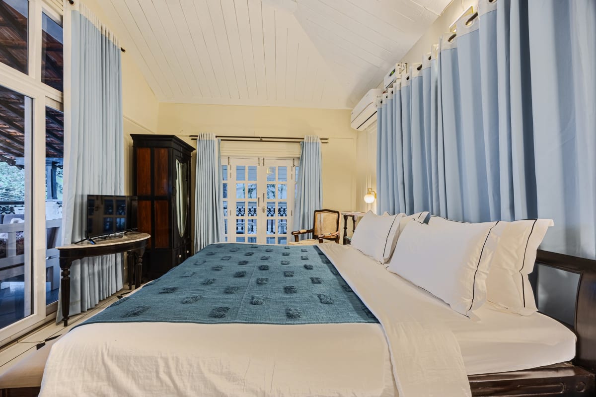 Casa Boa Vida | Luxe 4-BHK Villa Near Candolim Beach With Private Pool, Terrace & Bar