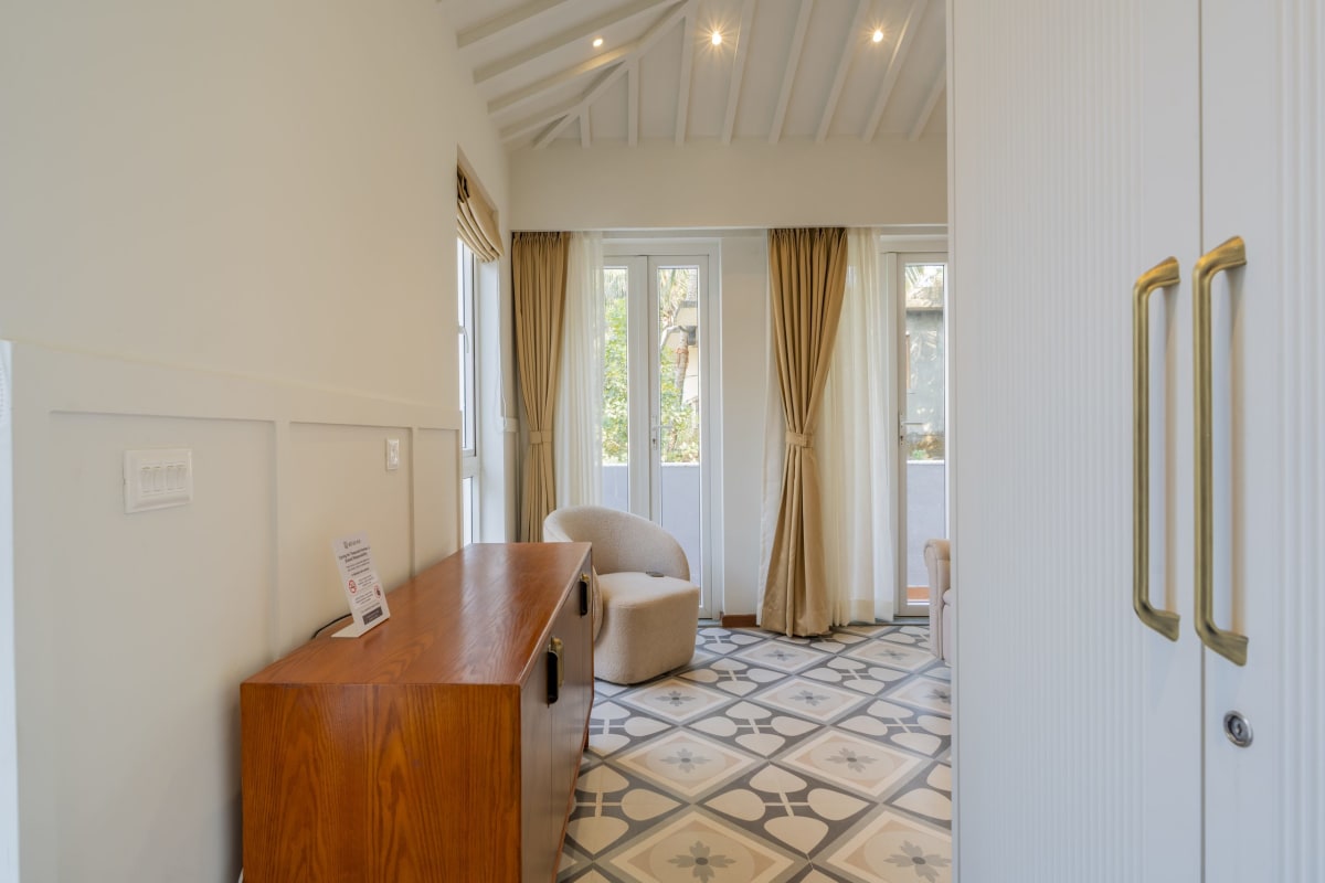 Solace Teal | Charming Pet-friendly 5-BHK Getaway With Private Pool | Grand Dining & 2 living spaces