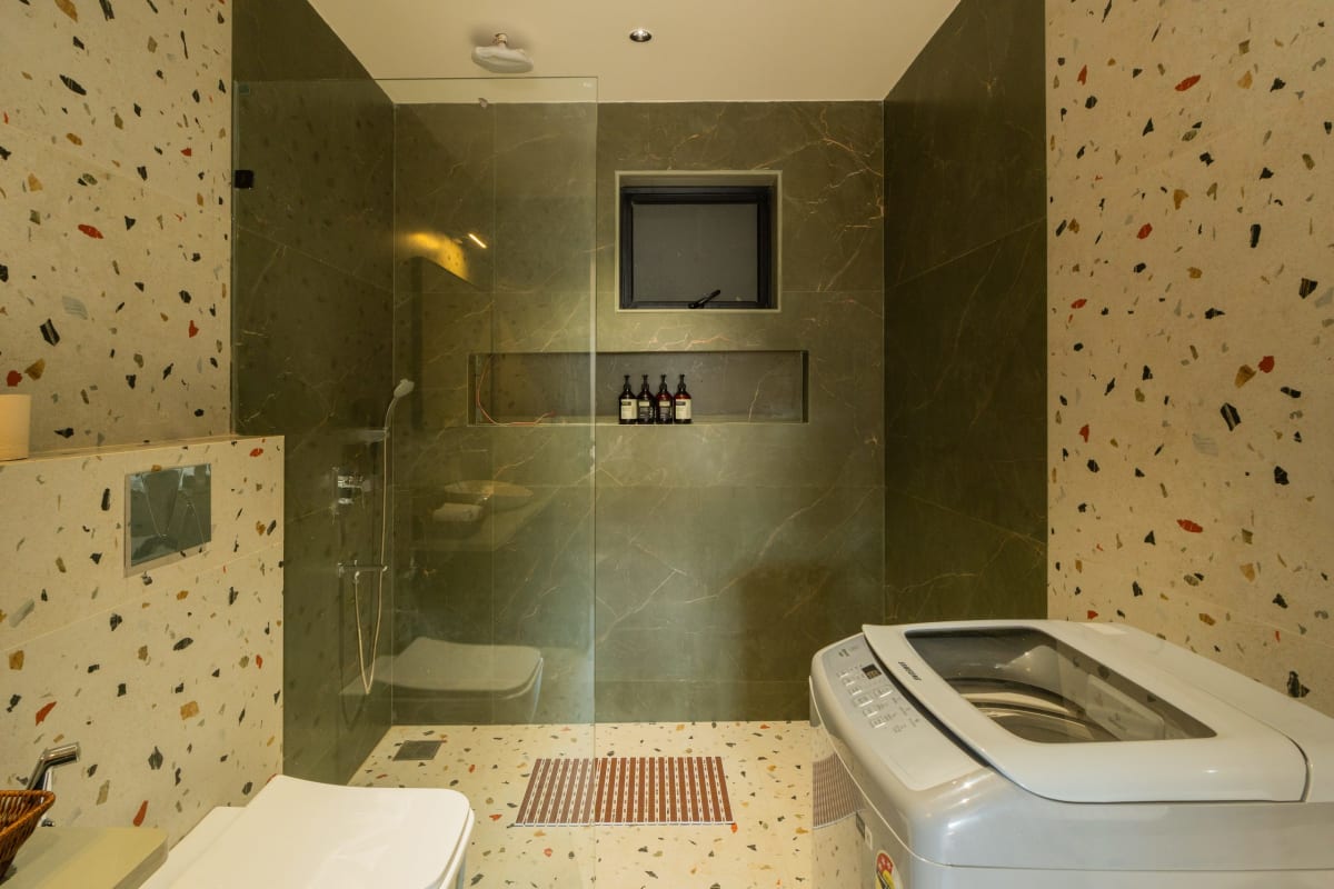 Kamerios Maris | 1-BHK | Jacuzzi | Common Rooftop Pool | Lift
