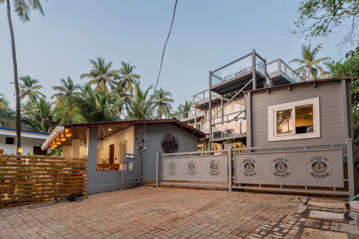 House of Neptune | 1-BHK Boutique Hut | Open Kitchen | Sit-out area | 10 Meters from Ashwem Beach
