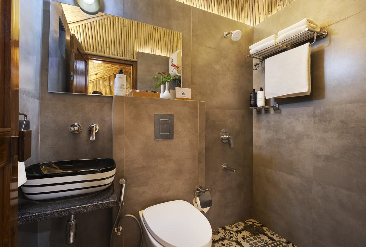 Timber Standard Suite | Pet-friendly Bamboo Cottage with Pvt Sit-Out Area & Shared Dining
