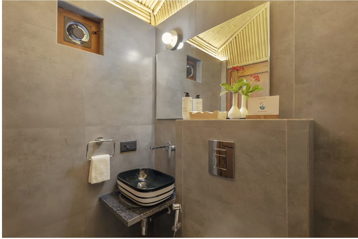 Timber Standard Suite | Pet-friendly Bamboo Cottage with Pvt Sit-Out Area & Shared Dining preview 3