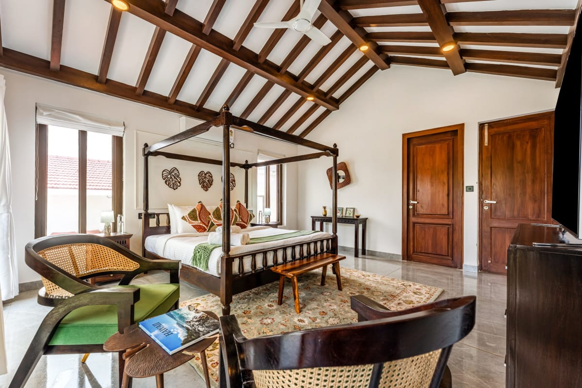 Casa Del Mundo | Luxe Pet-friendly 4-BHK Villa With Pvt Pool, Bar, Lift & Scenic Hill Vistas preview 4