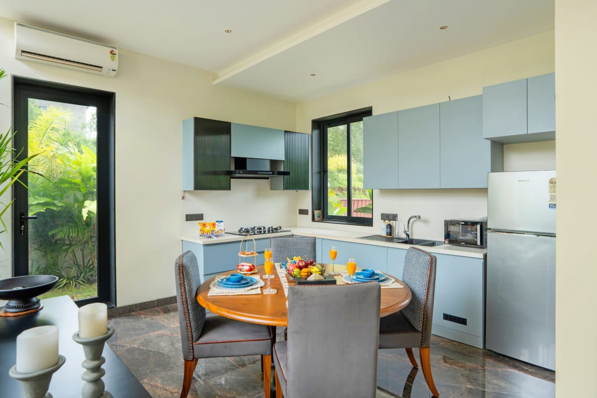 PUro Sol | 3-BHK Villa In a Gated Complex With Private Pool & Bathtub | Near Popular Beaches preview 4