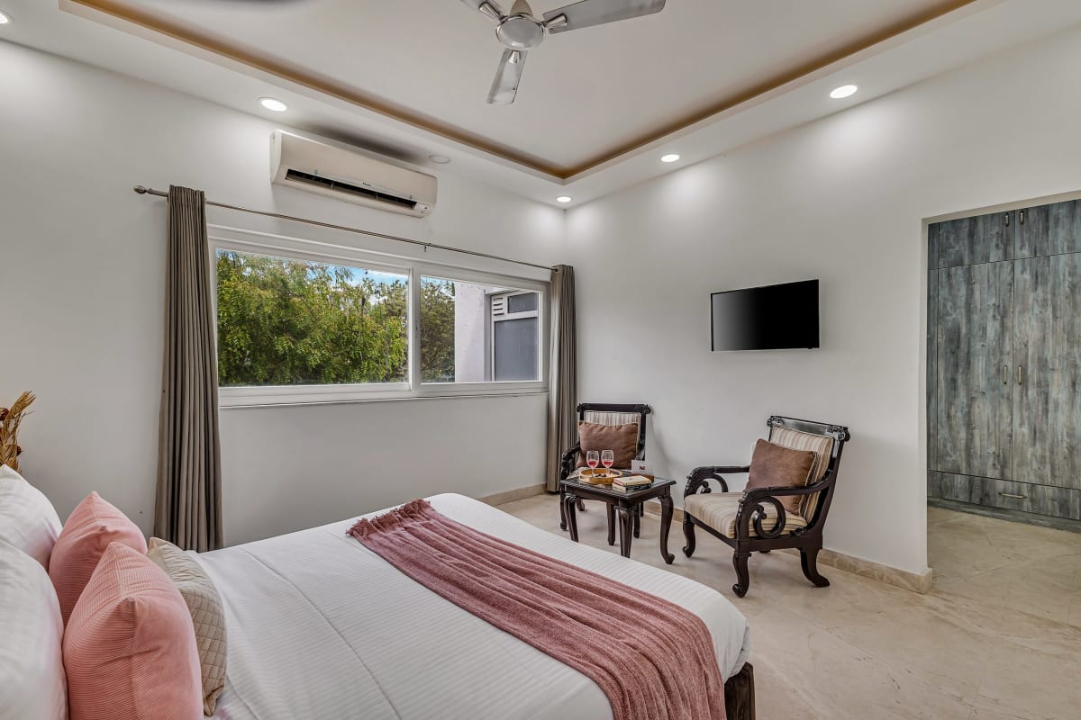 Lush Villa | 6-BHK Pet-Friendly Villa with Pool, Jacuzzi, Gazebo & Garden | 20 Kms Near Igatpuri Hill Station preview 3