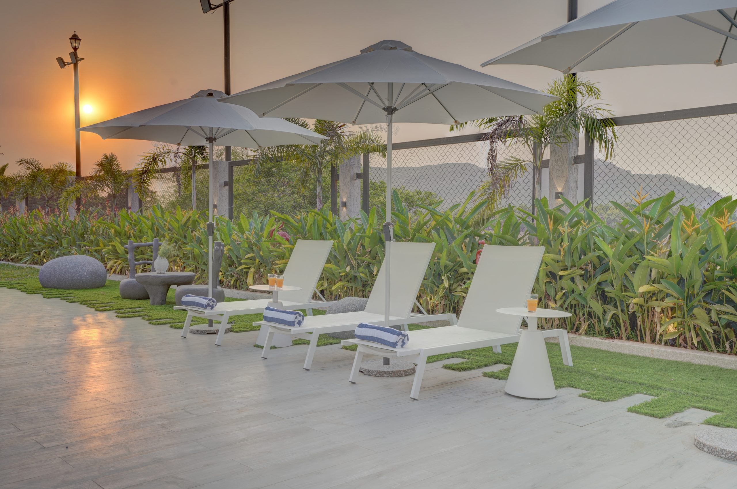 6 bedrooms and living spaces at Privé Meraki Villa