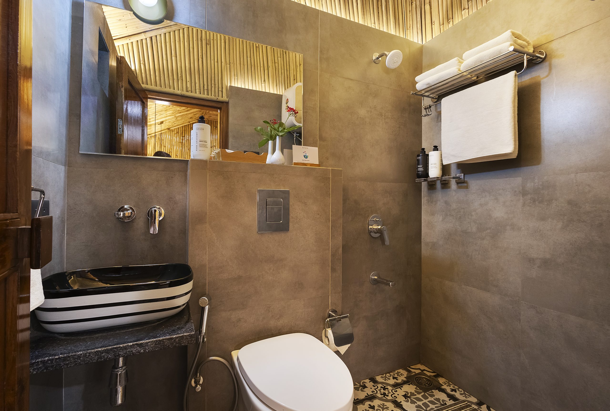 Timber Standard Suite | Pet-friendly Bamboo Cottage with Pvt Sit-Out Area & Shared Dining villa in Igatpuri