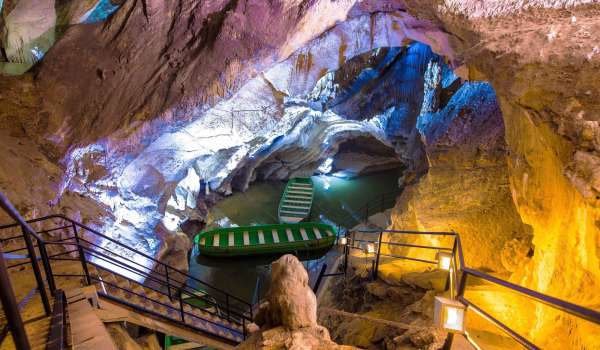 Croisière dans les grottes de Remouchamps