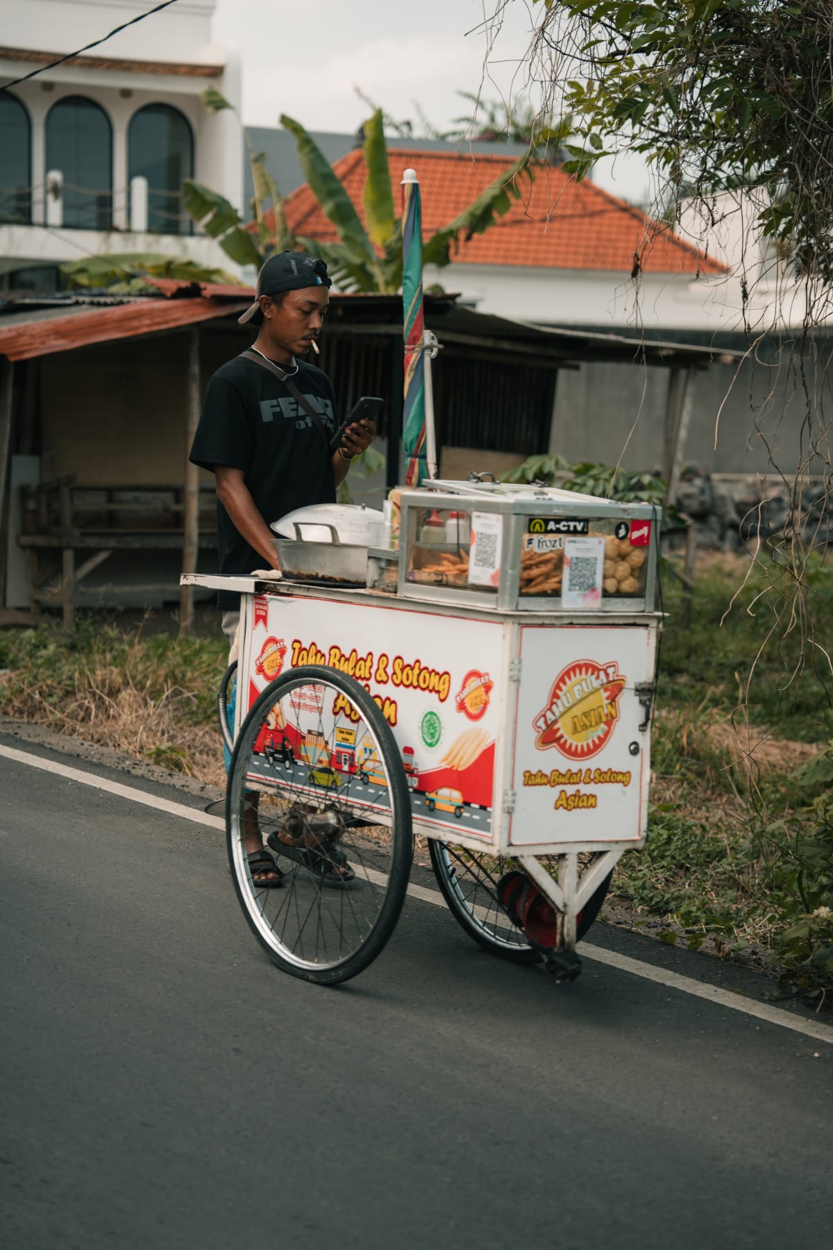 Portrait photograph shot in Bali on a Sony A7C II, exported directly from a 40 MB ARW RAW file. Photo by Luca Sammarco.