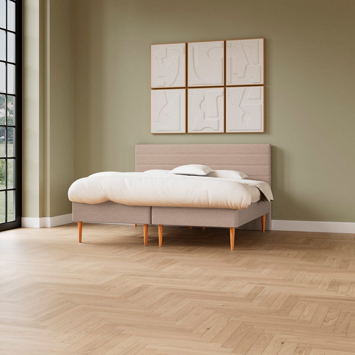 Billedet viser 10 cm h�je, runde sengeben i materialet konisk eg.