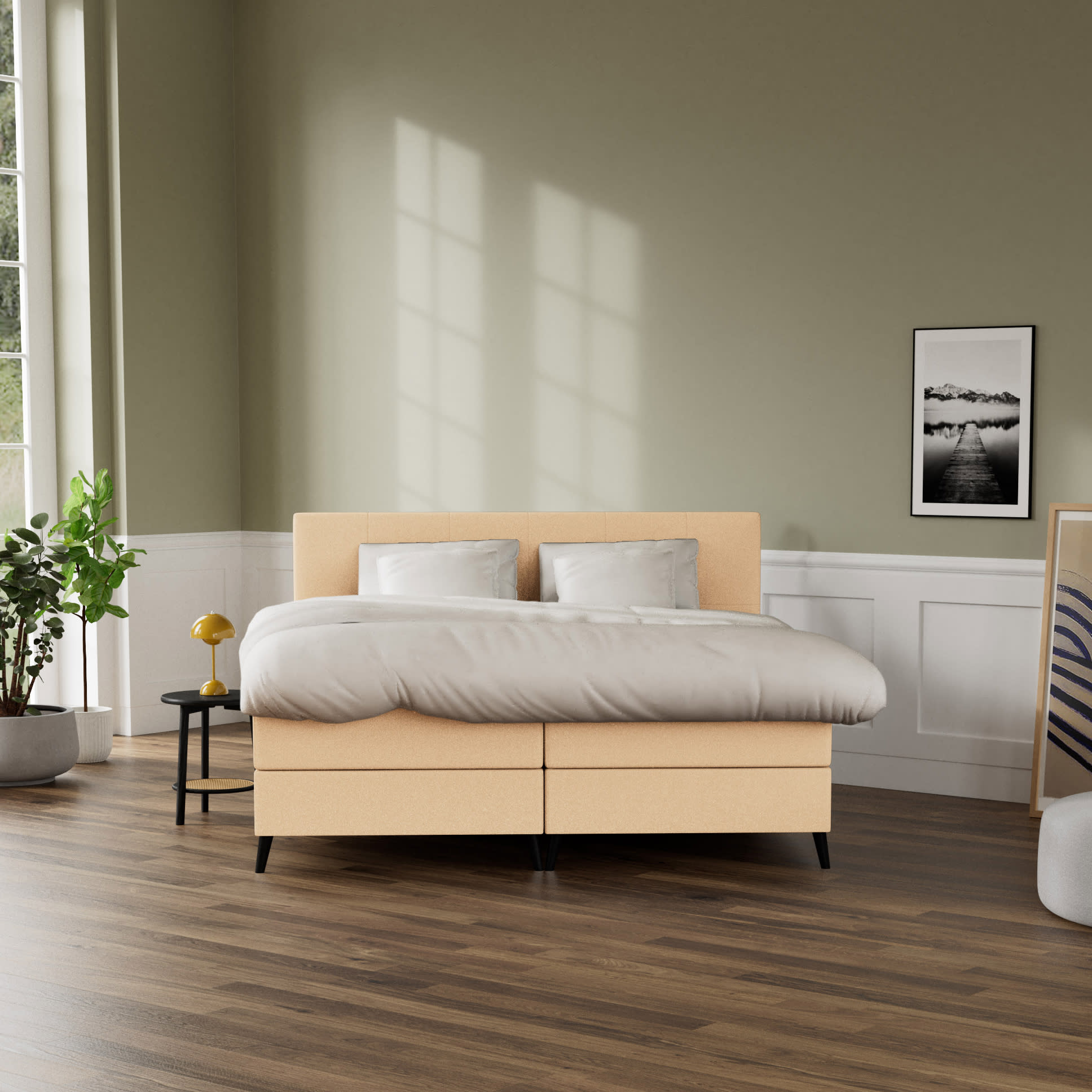Urban elevationsseng i beige med polstret gavl og komfortabel madras.