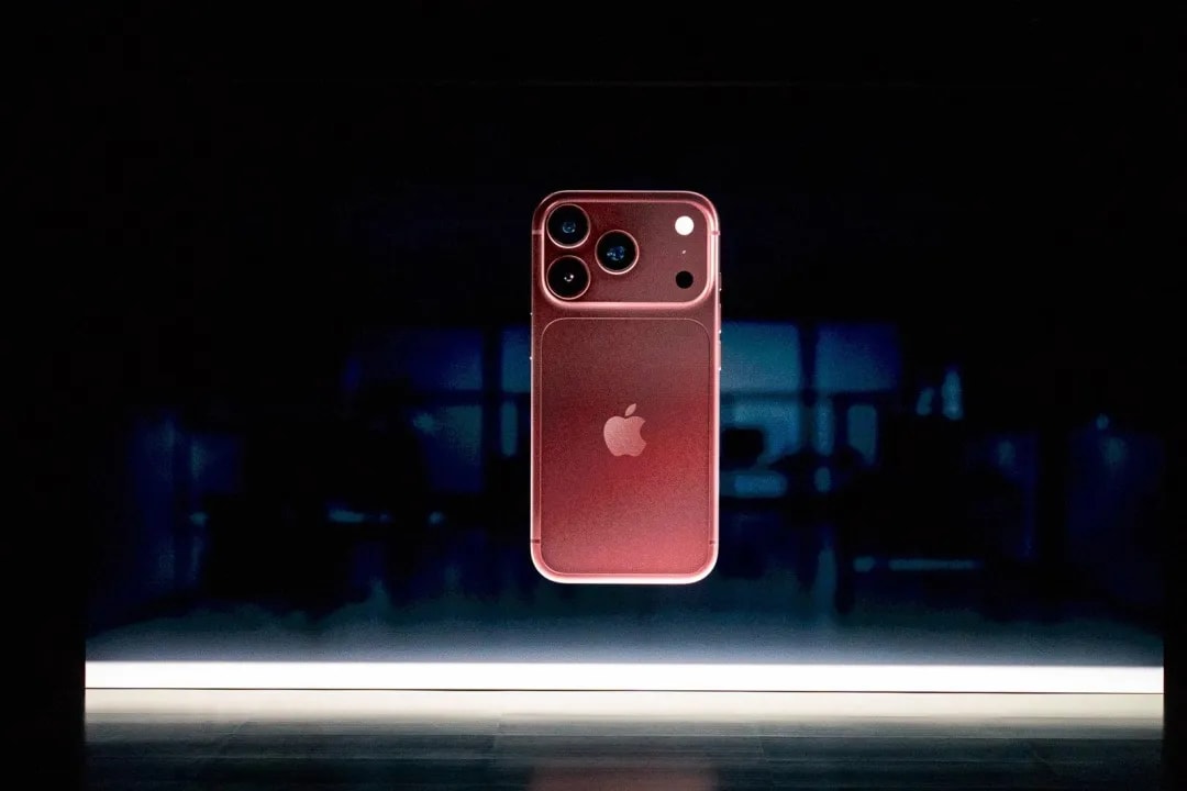 Apple Launches iPhone 18 Pro With Variable Aperture Camera