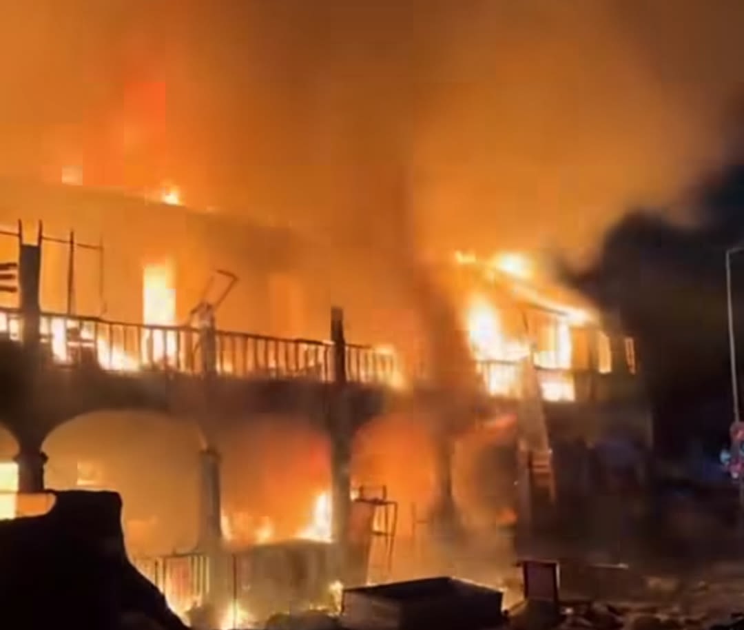 Fire Rips Through Shops and Goods Worth Thousands of Cedis in Makola Market