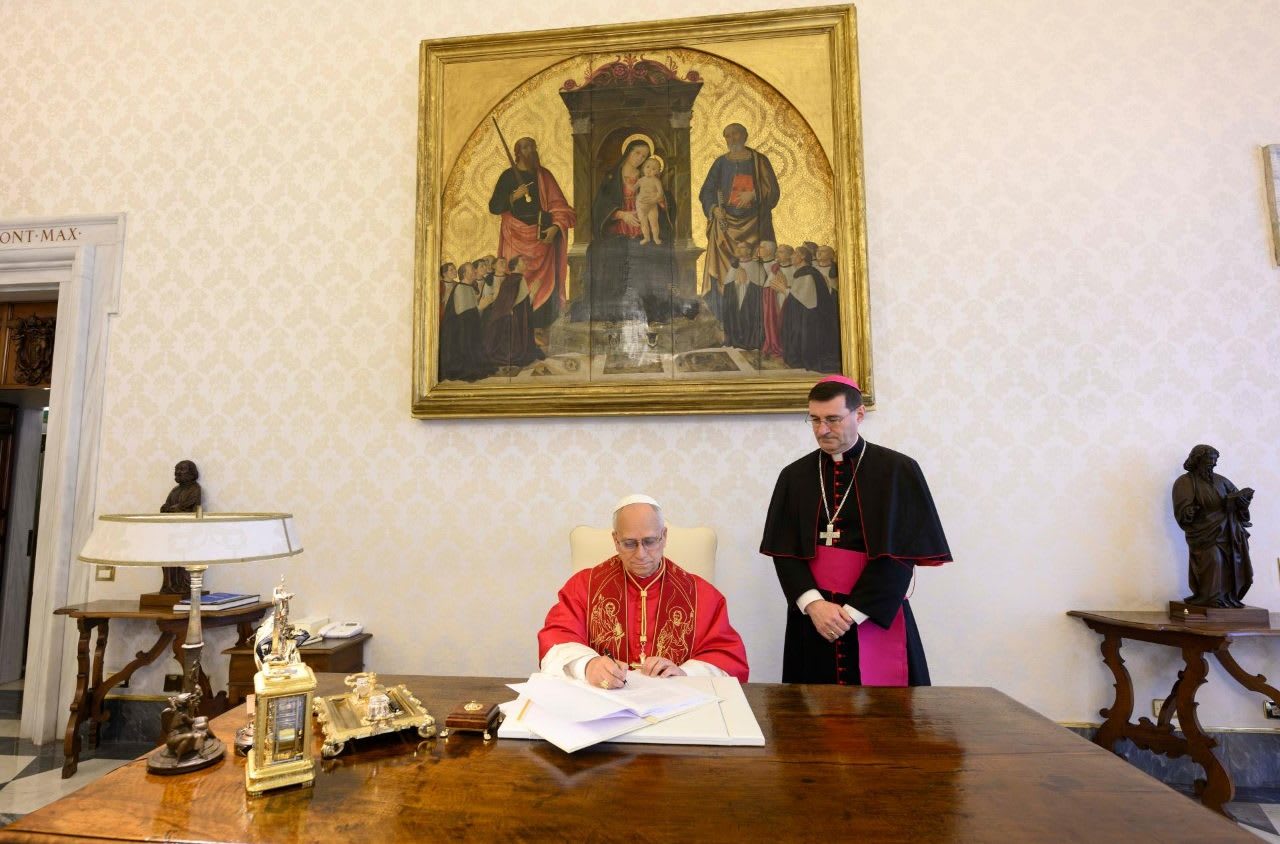 Pope Leo XIV Warns Against Unchecked AI and Endless War in Landmark Encyclical