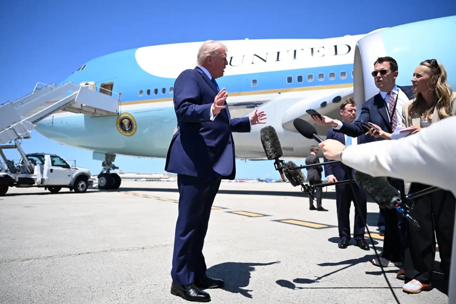 Trump Arrives in Beijing for High-Stakes Summit With Xi Jinping