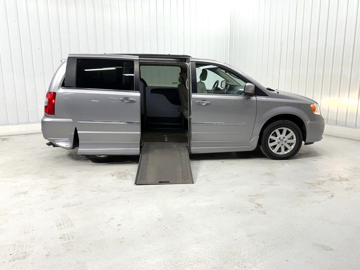 2015 Chrysler Town & Country