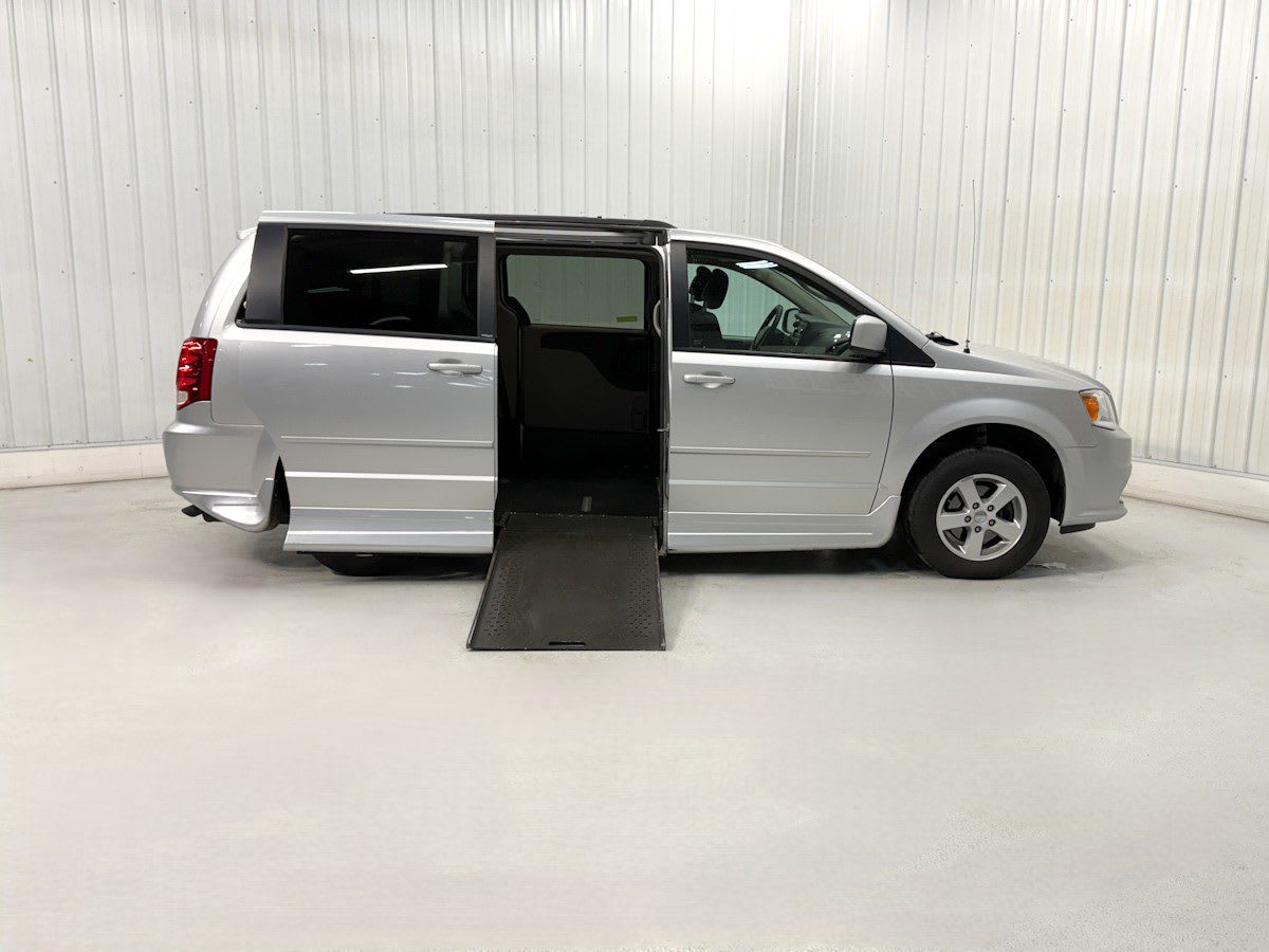 2012 Dodge Grand Caravan SXT's photo