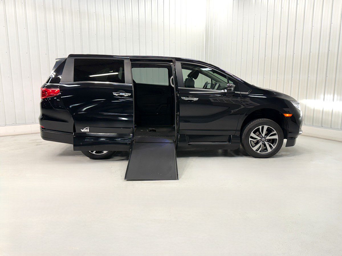 2021 Honda Odyssey Touring's photo