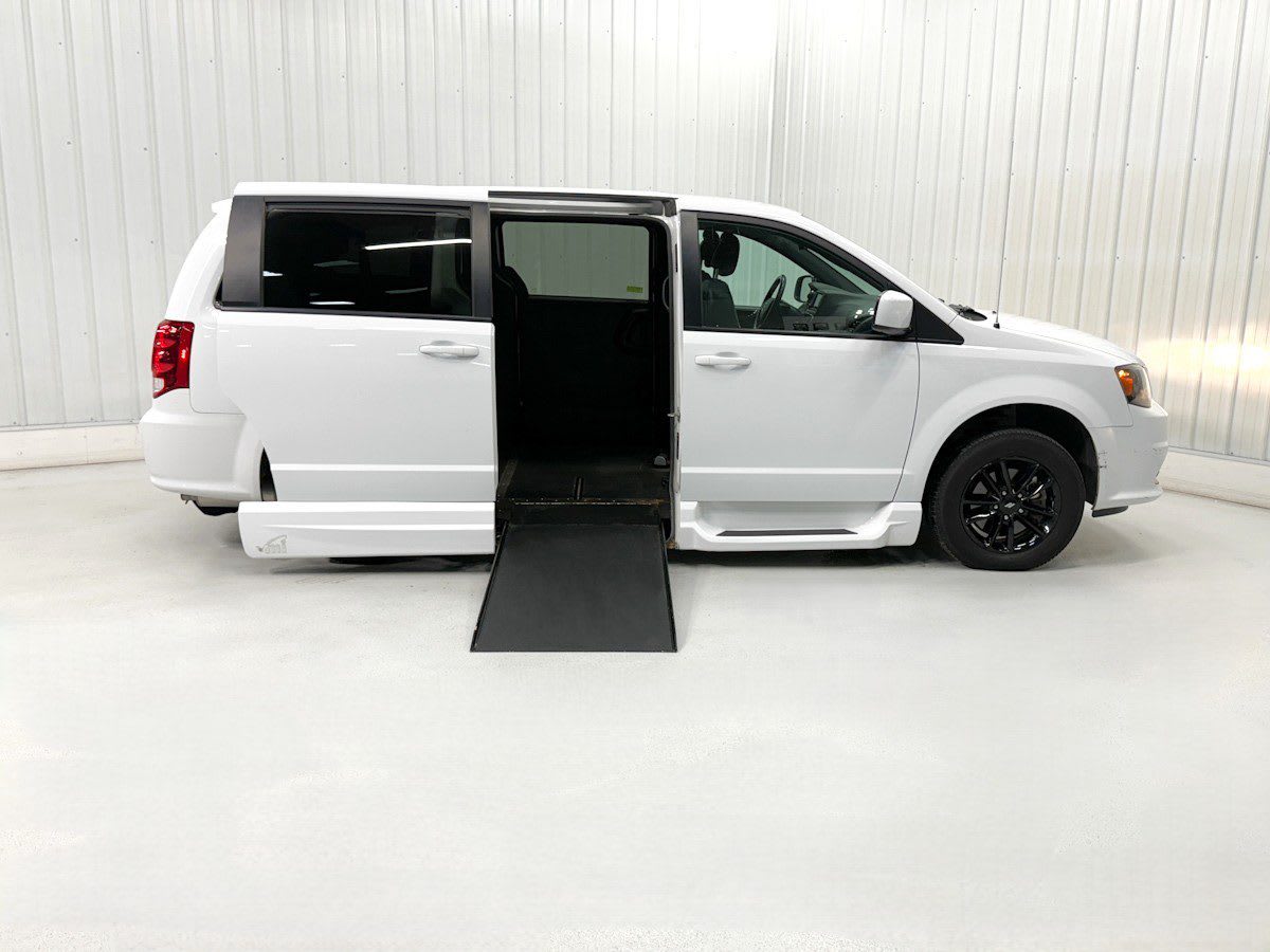 2019 Dodge Grand Caravan SXT's photo