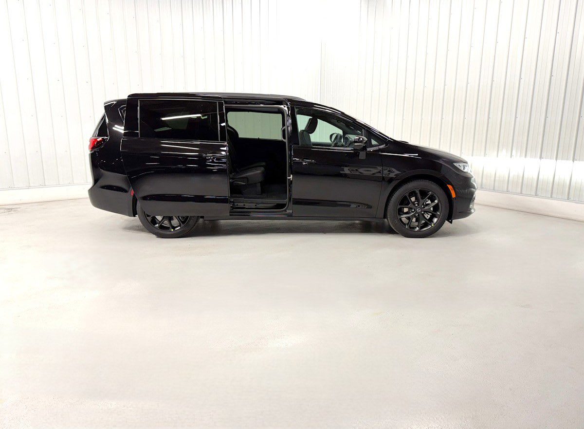 CHRYSLER PACIFICA SELECT