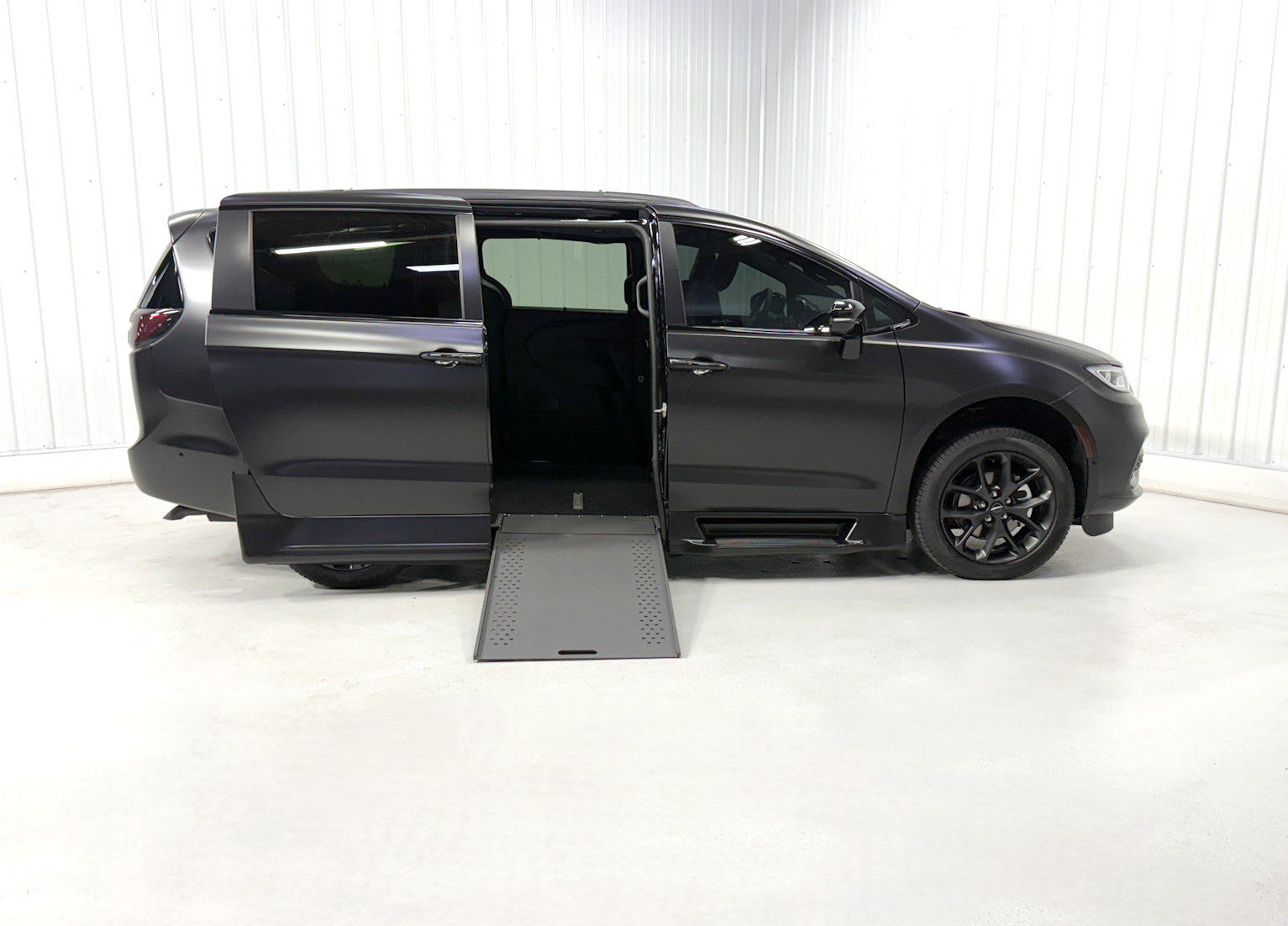 CHRYSLER PACIFICA LTD