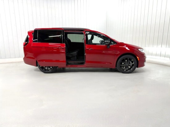 New 2026 Chrysler Pacifica Wheelchair Van For Sale | #401783 | Rollx Vans