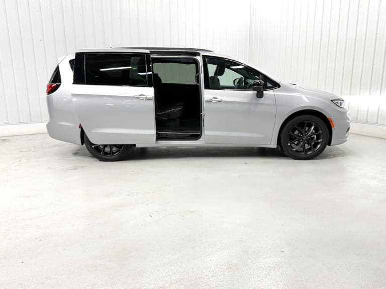 CHRYSLER PACIFICA LTD