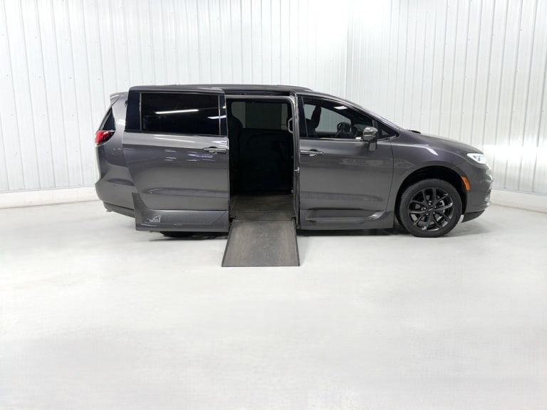 CHRYSLER PACIFICA TOURING L