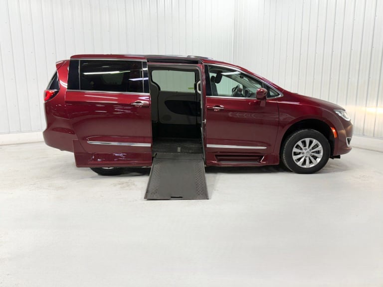 CHRYSLER PACIFICA TOURING-L