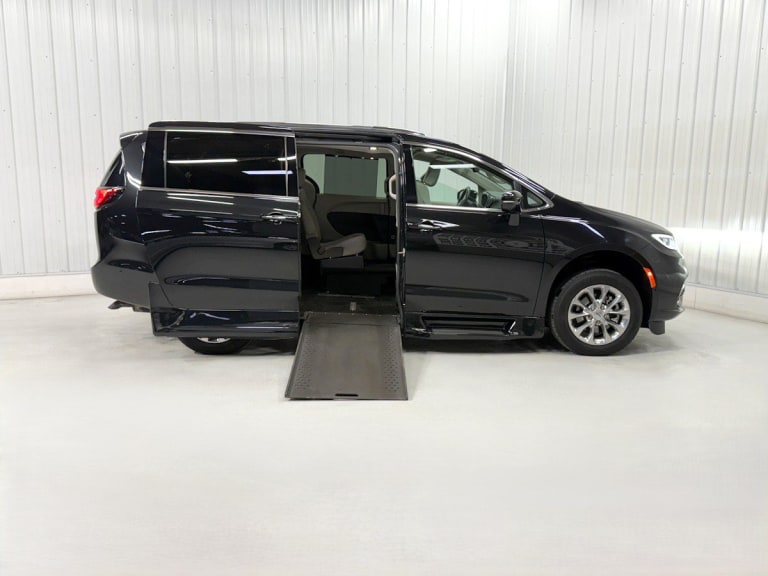CHRYSLER PACIFICA TOURING L
