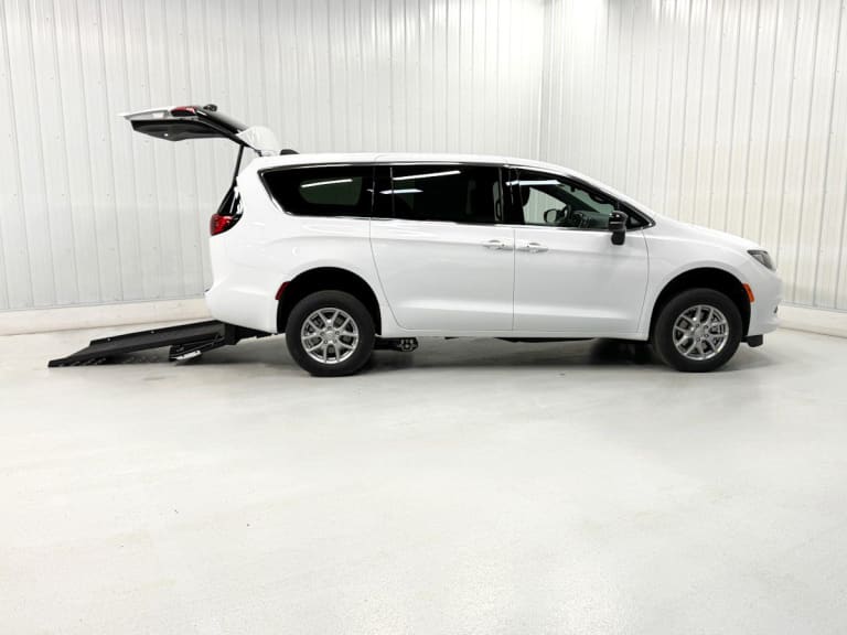 CHRYSLER VOYAGER LX REAR EN