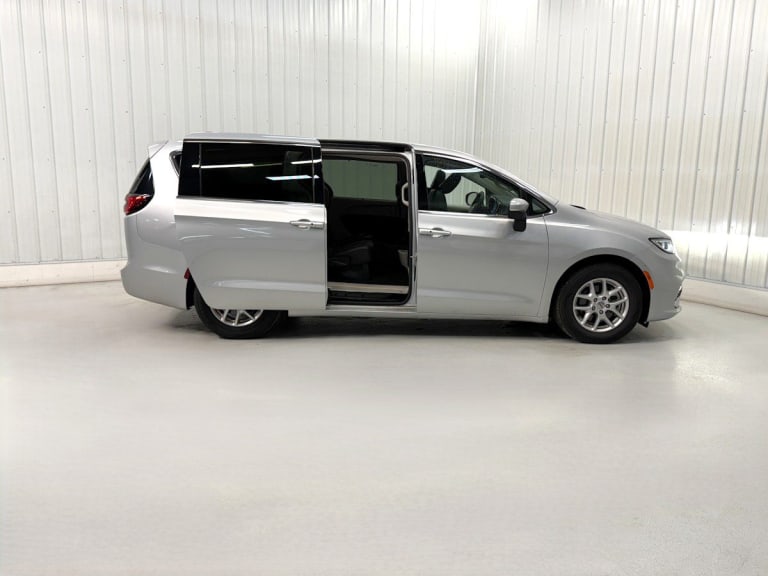 CHRYSLER PACIFICA TOURING L