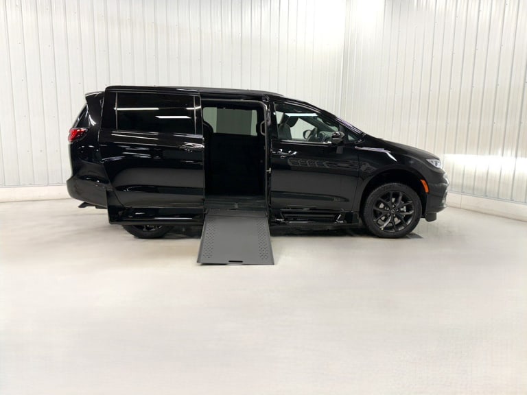 CHRYSLER PACIFICA LTD