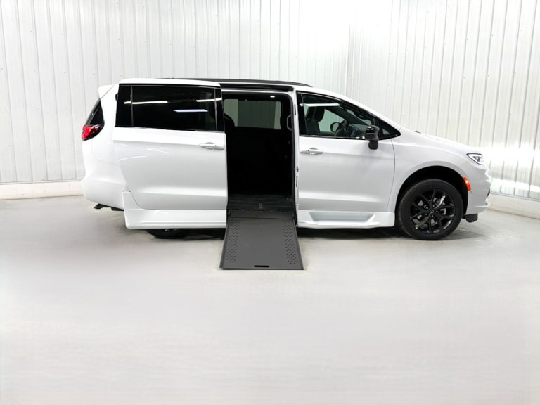 CHRYSLER PACIFICA SELECT