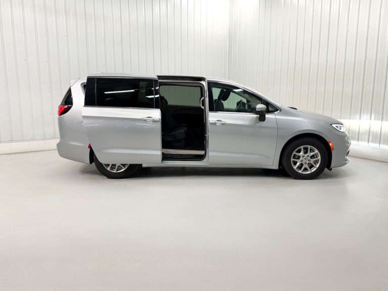 CHRYSLER PACIFICA TOURING L