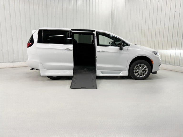 CHRYSLER PACIFICA LTD