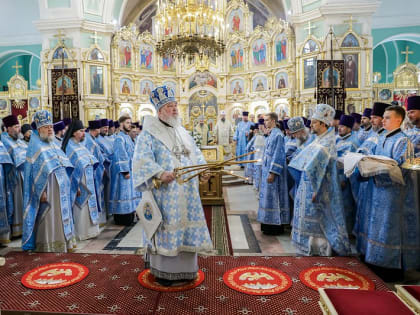 Митрополит Кирилл возглавил Литургию в выпускной день Ставропольской духовной семинарии