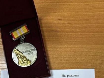 Глава Невинномысска поздравил директора компании «Телетекст» с наградой