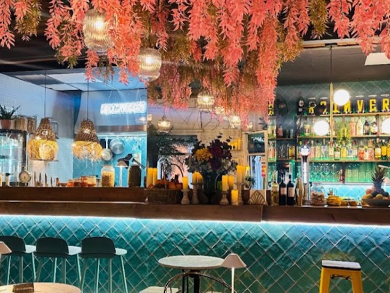 Reinverso Bar