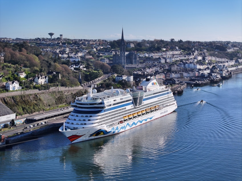Season Start – AIDAluna arrives at Cork Harbour