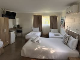 Whitsunday Gateway Motel: 14 rooms, $343k avg profit, growth upside | Resort Brokers ID : FH009225