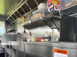 High profit    Fixed Food Van  Short Hours