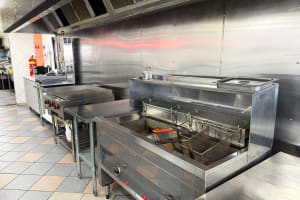 LEASEHOLD - Lavi Fish & Chips - 1P0604