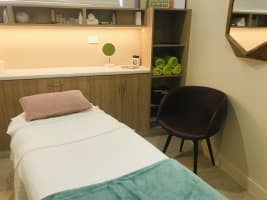 QUALITY, PEACEFUL, ELEGANT, & WELL ESTABLISHED SALON