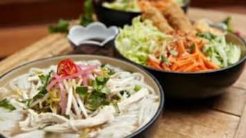 CAFE/TAKE AWAY  - TAKING $10,000PW.  AS NEW. RENT $850PW.  NO CHEFS. ALL JUNIORS.