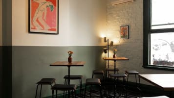 Nixie Nox - The Smallest Pub In Richmond