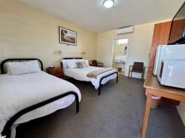 Warooka Hotel Motel - Lease