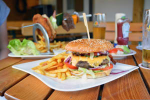 UNDER OFFER - Stunning Cafe with Liquor Licence